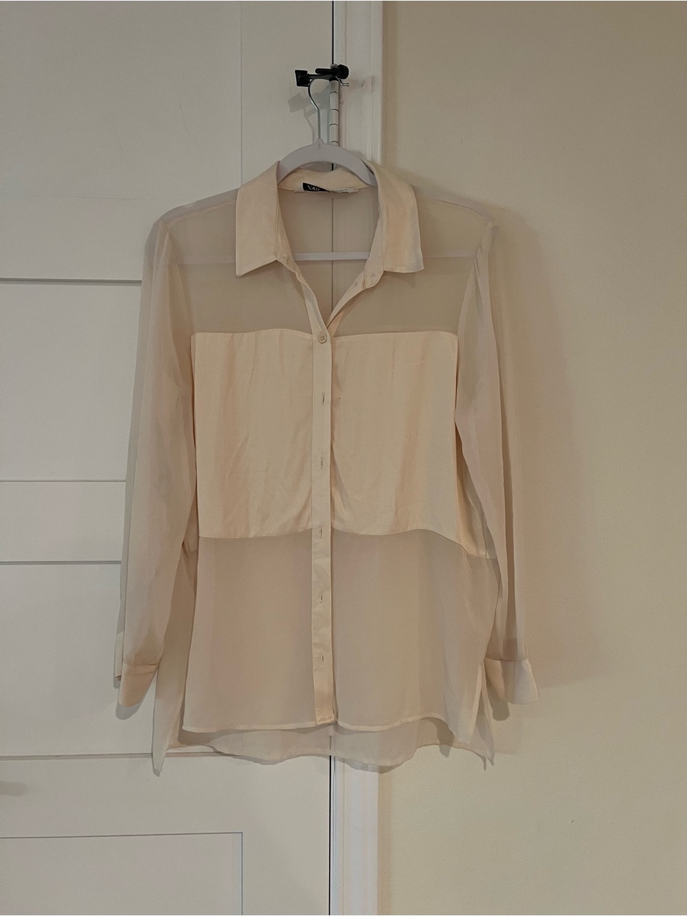 ZARA Cream Long Sleeve Button Down Blouse Size Medium EUC